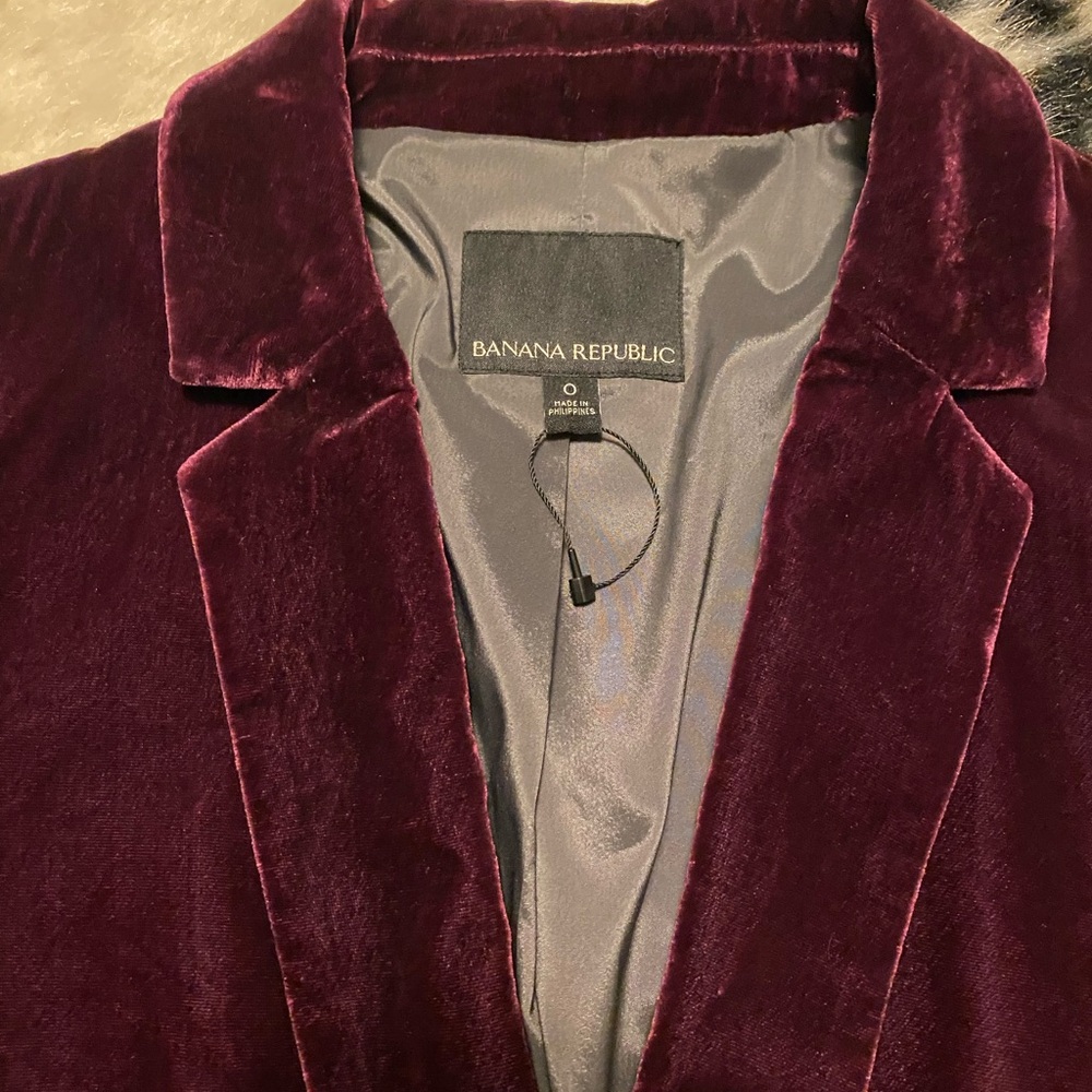Banana Republic Velvet Blazer in Purple ☔️ - Picture 2 of 10
